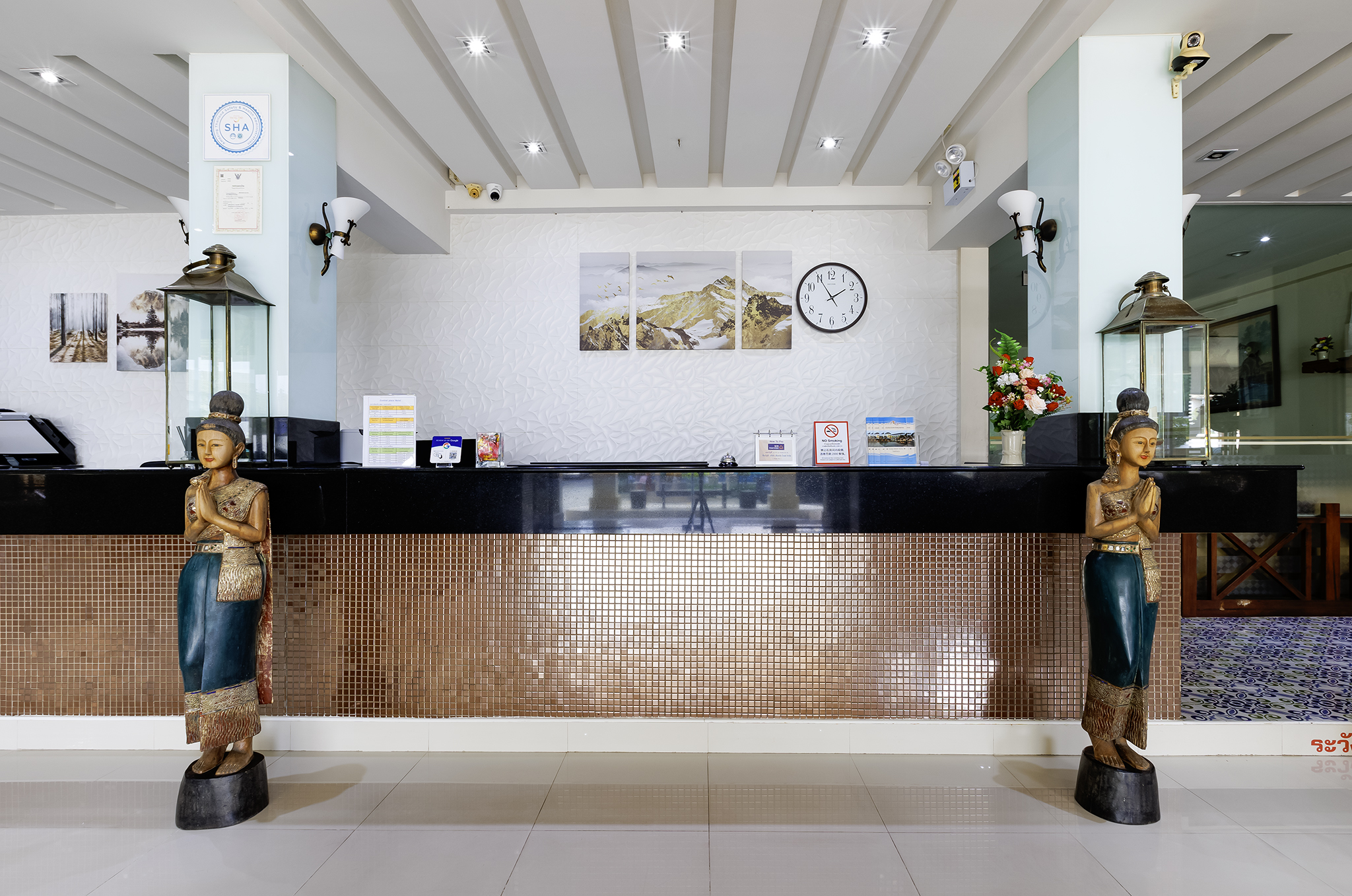 Central Place Hotel lobby